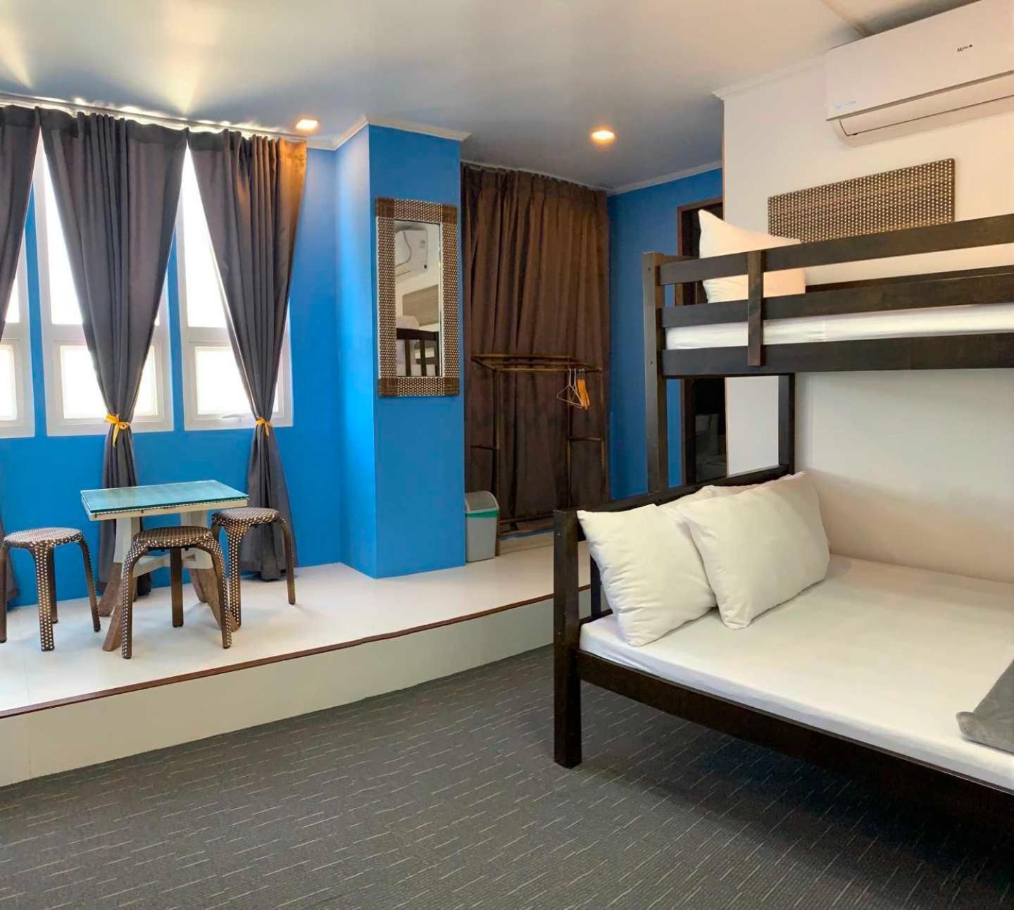 Attic Capsule Hotel Marigondon  Exteriér fotografie
