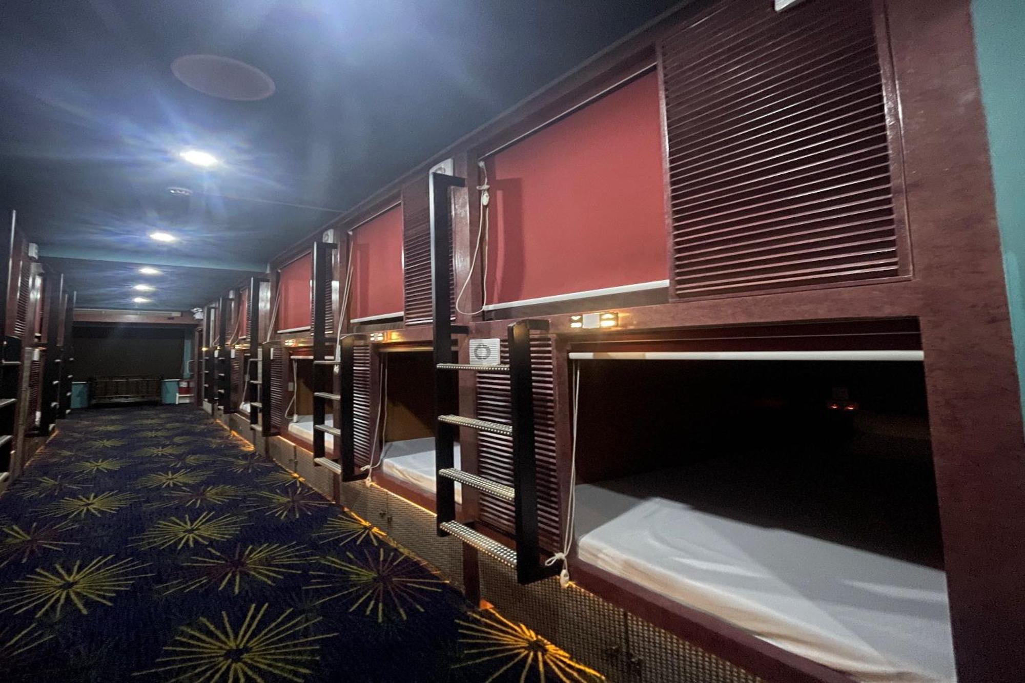 Attic Capsule Hotel Marigondon  Exteriér fotografie